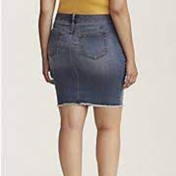 Torrid Denim Mini Skirt - Size 20 - Picture 3 of 9